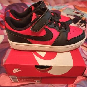 Nike Kids' Black and Red Sneakers